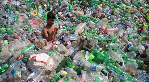 Legambiente Umbria su rinvio Plastic Tax proposto dalla Giunta Regionale dell’Umbria “a sostegno dell’economia umbra”